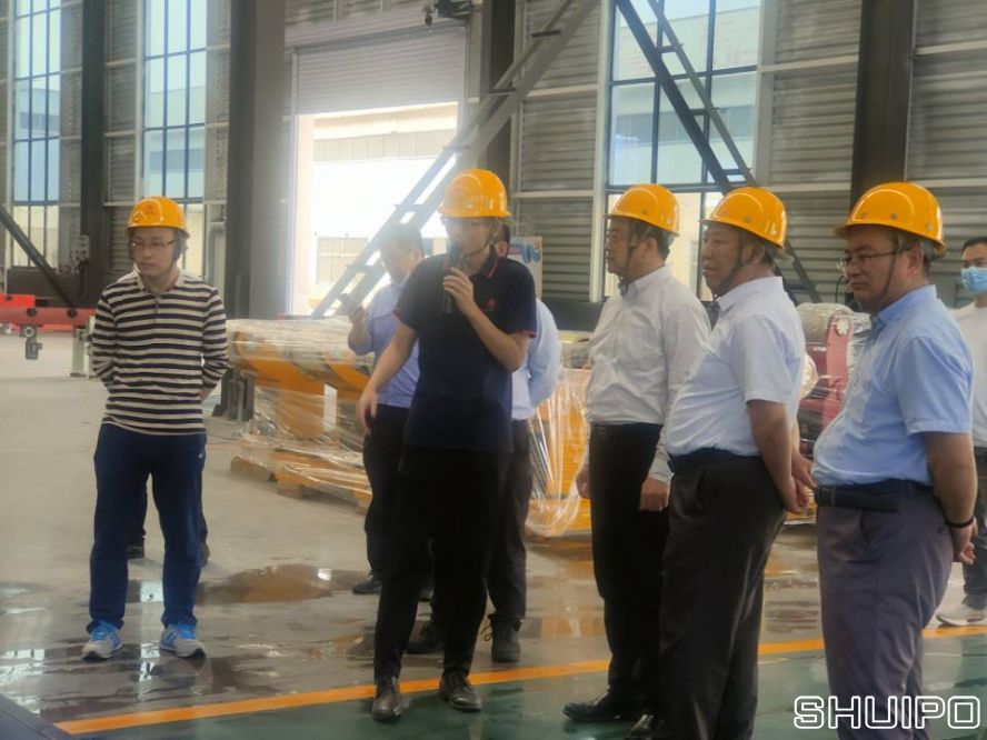山東省科學(xué)院激光研究所所長賈中青、山東省機械設(shè)計研究院院長林江海帶領(lǐng)激光、高端裝備領(lǐng)域?qū)＜乙恍?人到水泊焊割實地調(diào)研2